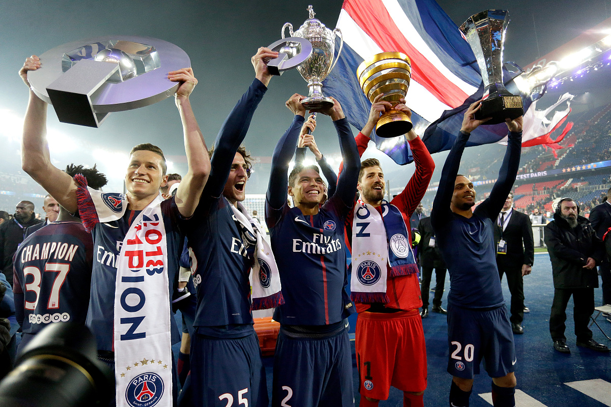 国际比赛日欧超杯焦点战，托特纳姆绝杀压哨，更衣室稳定，赛程密集仍需轮换