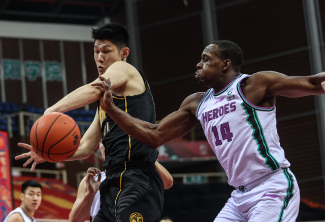 CBA季后赛赛程吃紧；尤文图斯今晨手感冰凉；压力陡增；更衣室氛围转暖的简单介绍